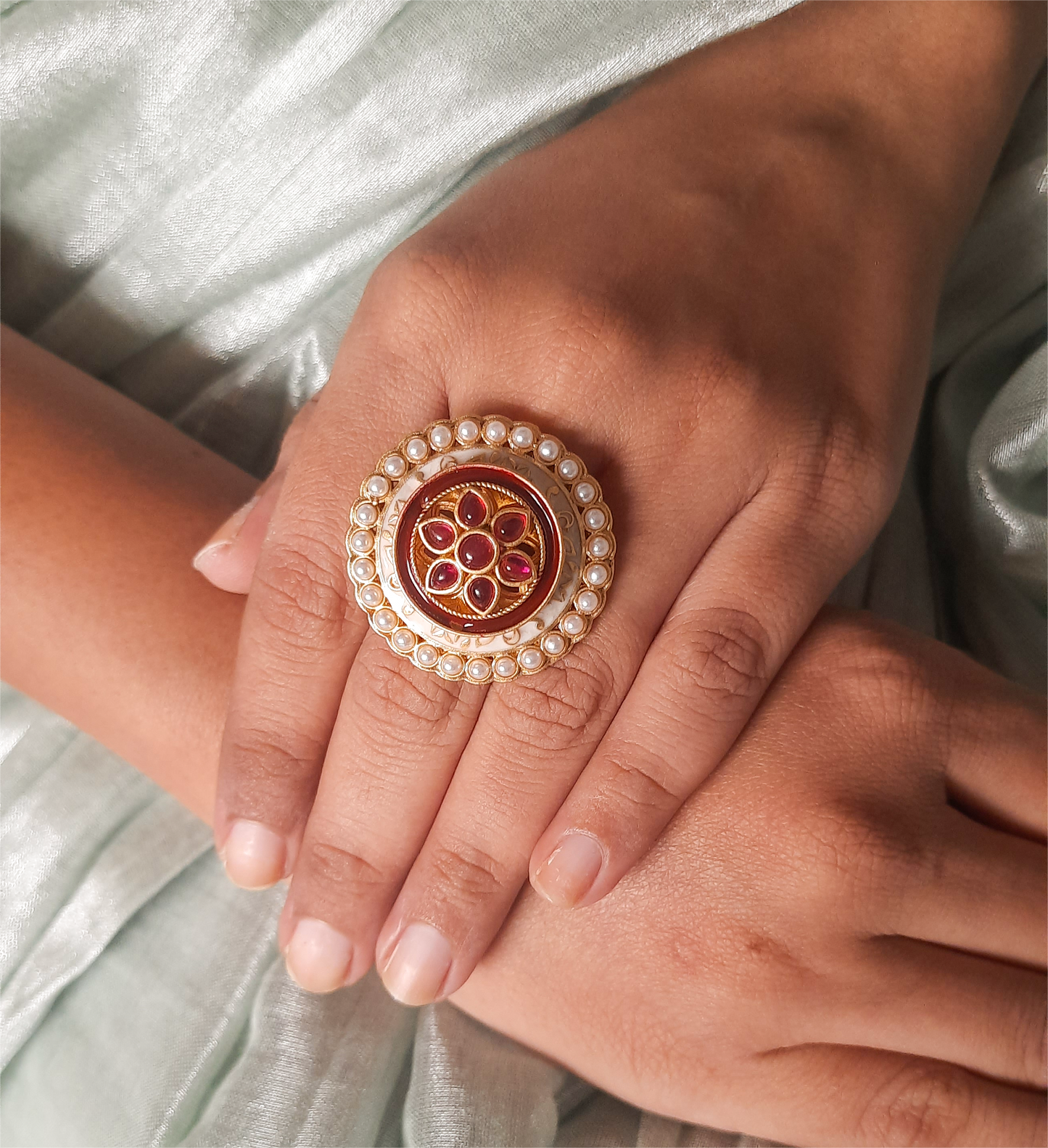 Pearl, Premium Kundan & Meenakari Finish